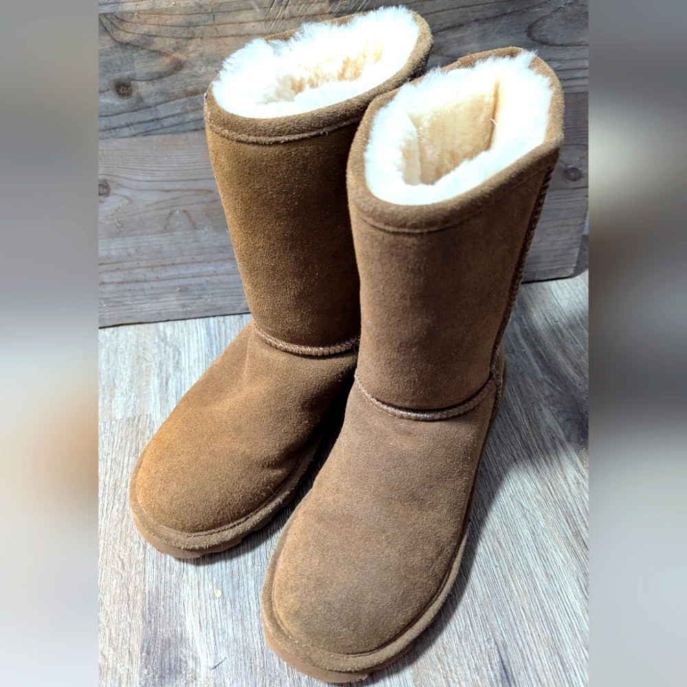 Bearpaw Women’s Suede Boots – Size 8